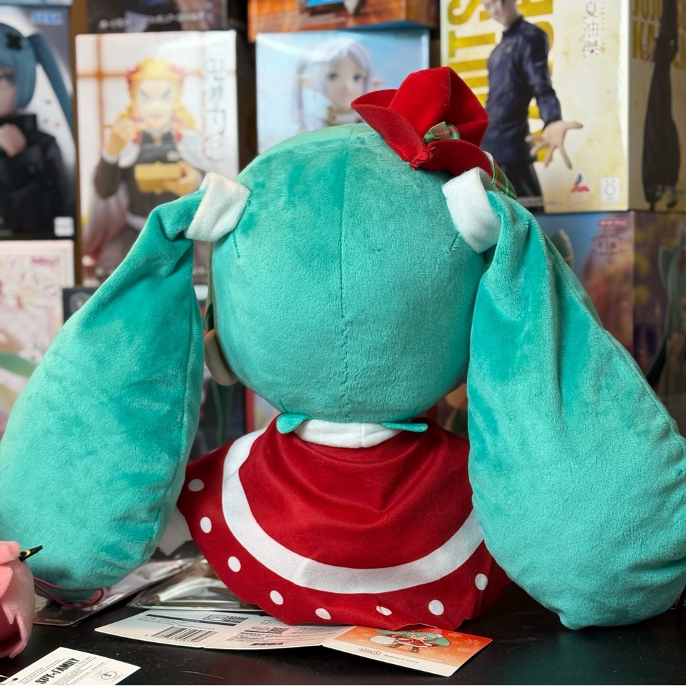 NWT SEGA Hatsune Miku - Fuwapuchi LL Christmas Collection, 16” - Picture 2 of 3